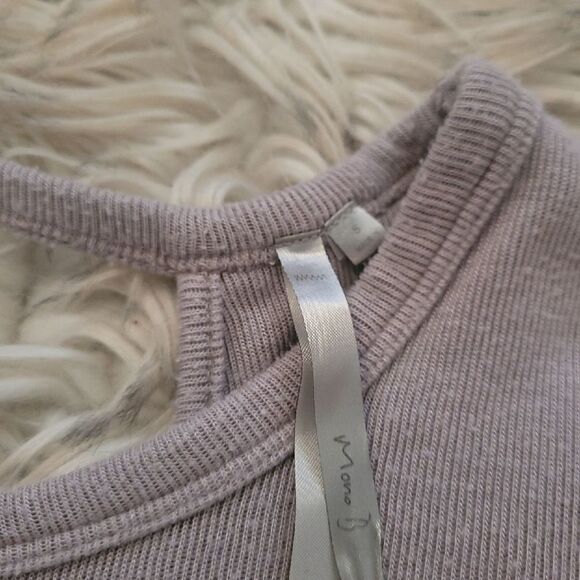 Mono B Cinched Back Top - Picture 3 of 3